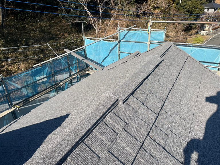 町田市上小山田町の　屋根カバー工事　後の屋根の写真