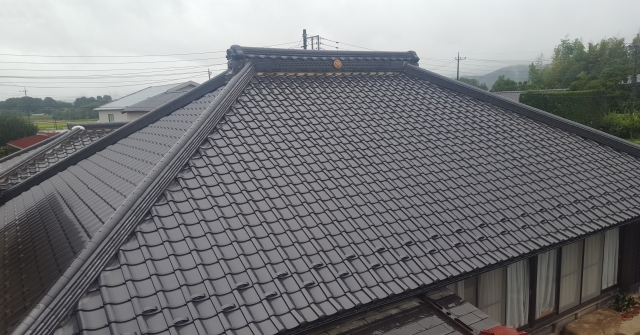 　粘土瓦　を使用した日本家屋