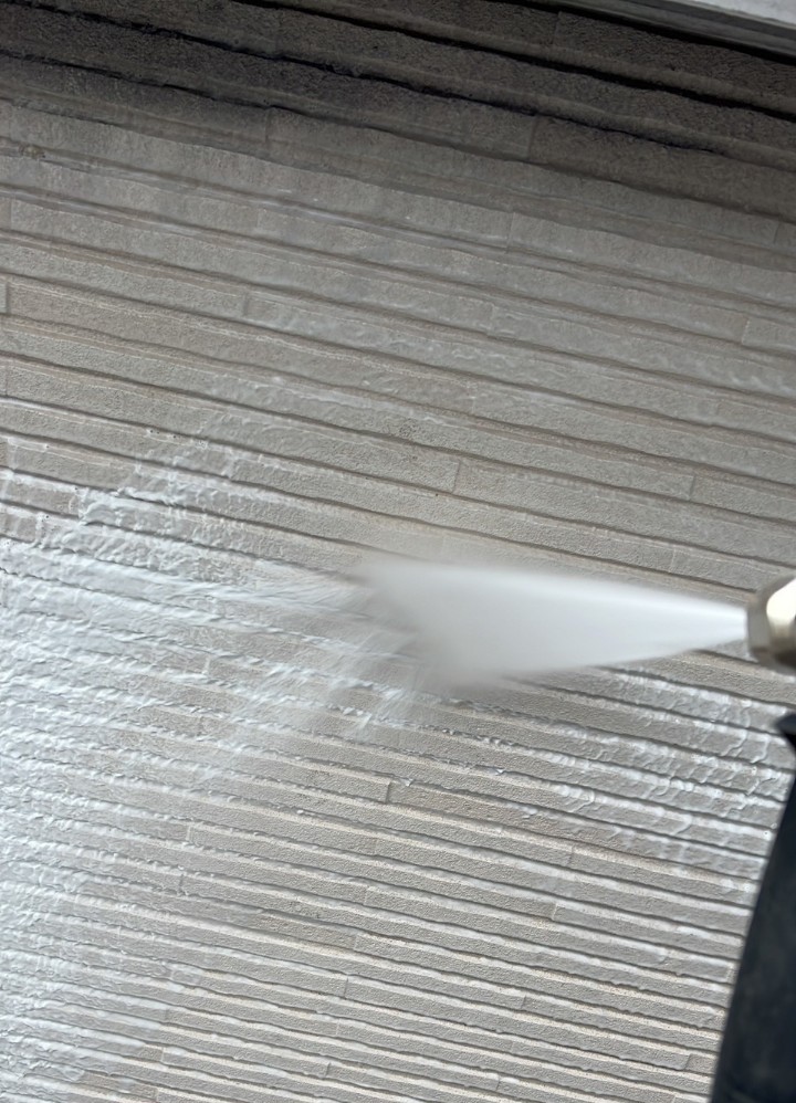 外壁のバイオ高圧洗浄