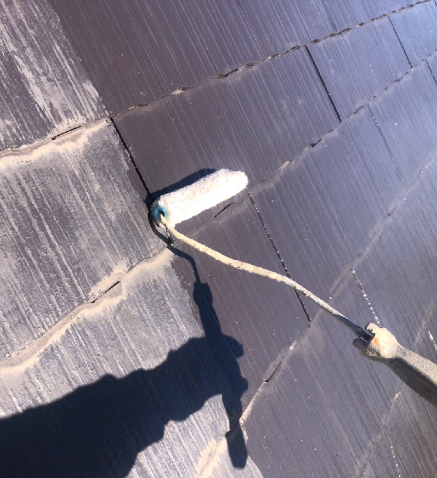 GW無機アンダーコートによる屋根の下塗り