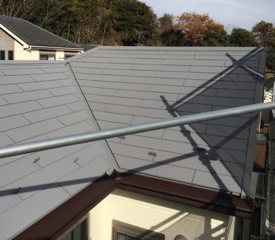 横浜市南区の　外壁・屋根塗装、雨樋交換工事　完了後の屋根