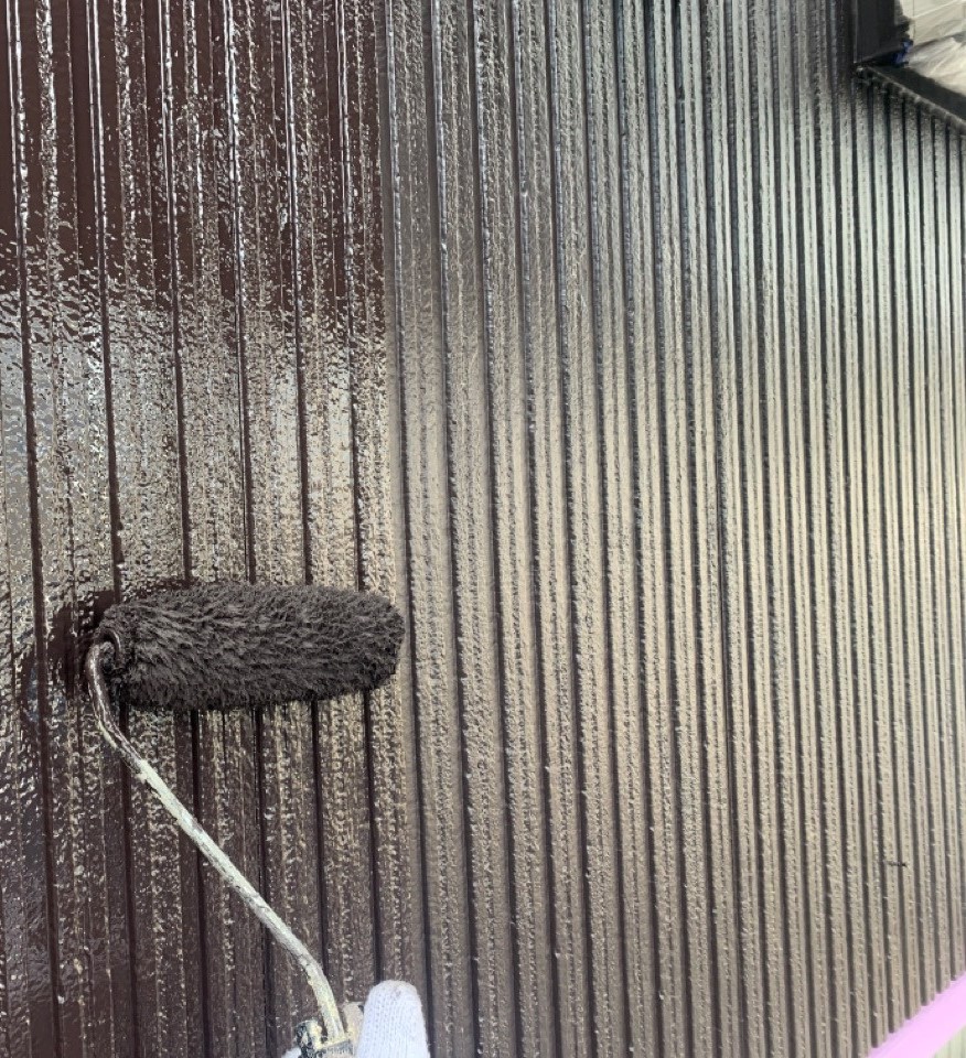 無機ハイブリッドチタンガードによる外壁の上塗り